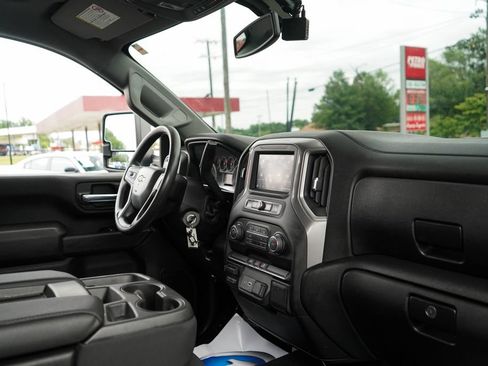 Used 2022 Chevrolet Silverado 2500 Custom w/ Custom Value Package AWD/4WD image 13