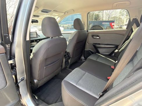 Used 2021 Nissan Rogue SV image 19