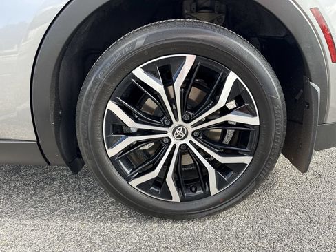 Certified 2023 Toyota Crown AWD/4WD image 18