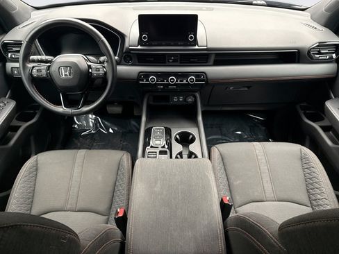 Used 2023 Honda Pilot Sport image 14