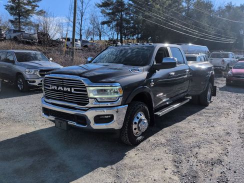 Certified 2019 RAM 3500 Laramie image 4
