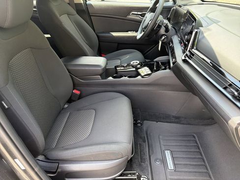 Used 2023 Kia Sportage LX AWD/4WD image 14