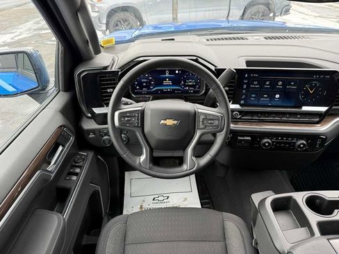 Used 2025 Chevrolet Silverado 1500 LT image 9