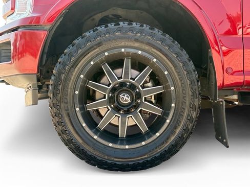 Used 2018 Ford F150 Lariat w/ Equipment Group 502A Luxury AWD/4WD image 9
