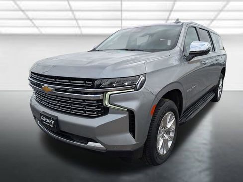 Used 2024 Chevrolet Suburban Premier RWD image 28