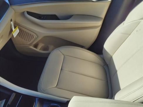 New 2025 Jeep Grand Cherokee L Limited w/ Black Appearance Package image 19