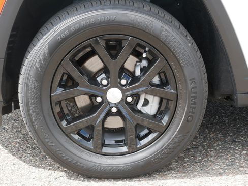 Used 2023 Jeep Grand Cherokee Limited AWD/4WD image 15