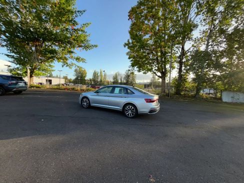 Used 2025 Volkswagen Jetta SE image 16