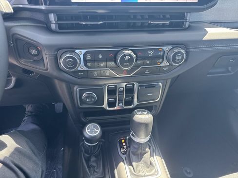New 2025 Jeep Wrangler Unlimited Sahara AWD/4WD image 25