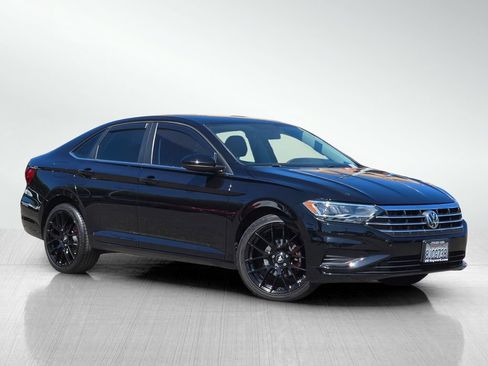 Used 2019 Volkswagen Jetta S w/ Driver Assistance Package FWD image 2