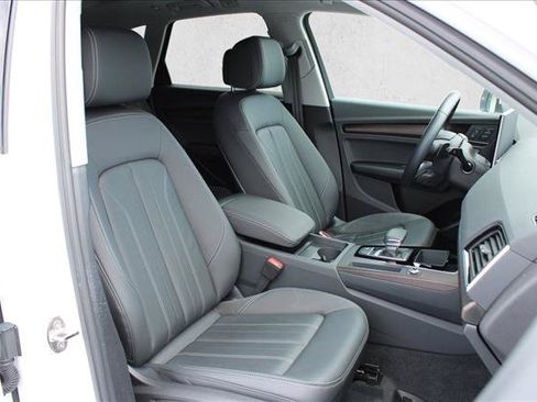 Used 2023 Audi Q5 2.0T Premium w/ Convenience Package AWD/4WD image 28