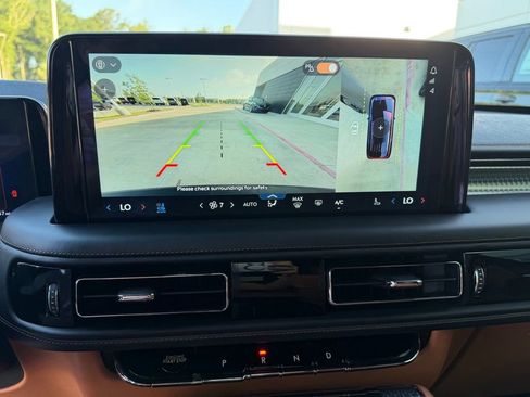 Used 2025 Lincoln Aviator Black Label w/ Jet Appearance Package AWD/4WD image 36