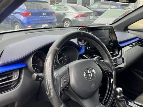 Used 2020 Toyota C-HR XLE FWD image 6