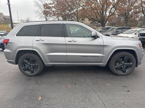 Used 2015 Jeep Grand Cherokee Altitude image 3