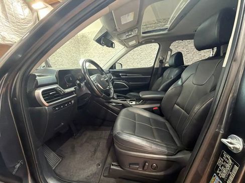 Used 2023 Kia Telluride EX w/ EX Captain's Chair Package AWD/4WD image 23