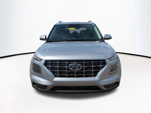 New 2026 Hyundai Venue SEL FWD image 3
