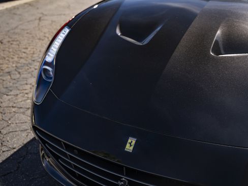 Used 2017 Ferrari California T image 20