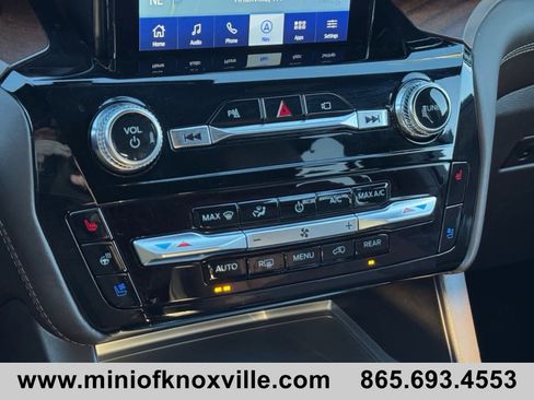 Used 2023 Ford Explorer King Ranch w/ Technology Package image 23