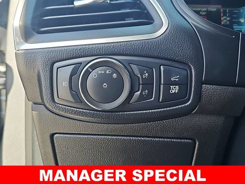 Used 2022 Ford Edge Titanium AWD/4WD image 26