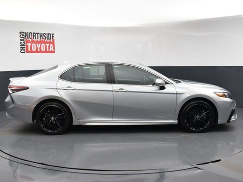 Used 2023 Toyota Camry XSE FWD image 5