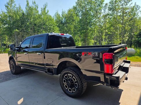 Used 2023 Ford F250 Platinum AWD/4WD image 4