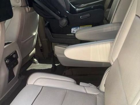 Used 2021 GMC Yukon XL Denali w/ LPO, Illumination Package RWD image 16