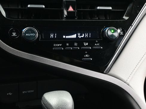 Used 2024 Toyota Camry LE image 20