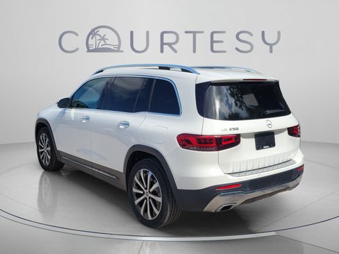 Certified 2022 Mercedes-Benz GLB 250 image 2