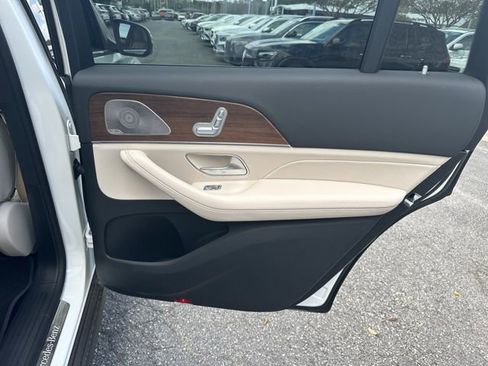Certified 2025 Mercedes-Benz GLS 450 4MATIC image 36