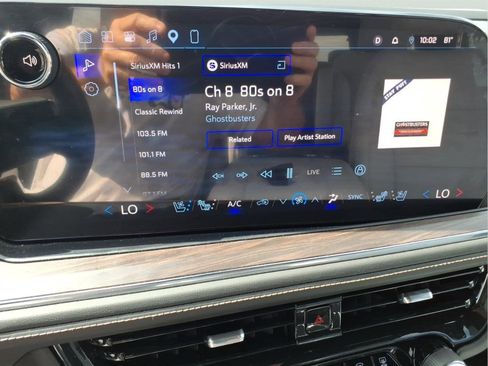 Used 2025 Chevrolet Tahoe Premier AWD/4WD image 24