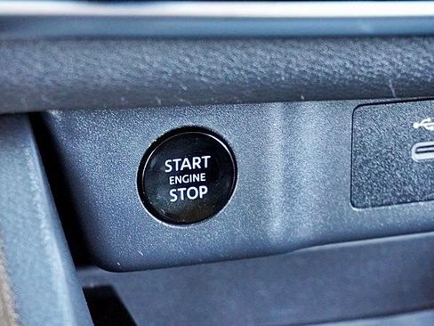 Used 2024 Nissan Rogue SV AWD/4WD image 40