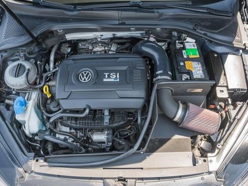 Used 2017 Volkswagen Golf R 4-Door AWD/4WD image 23