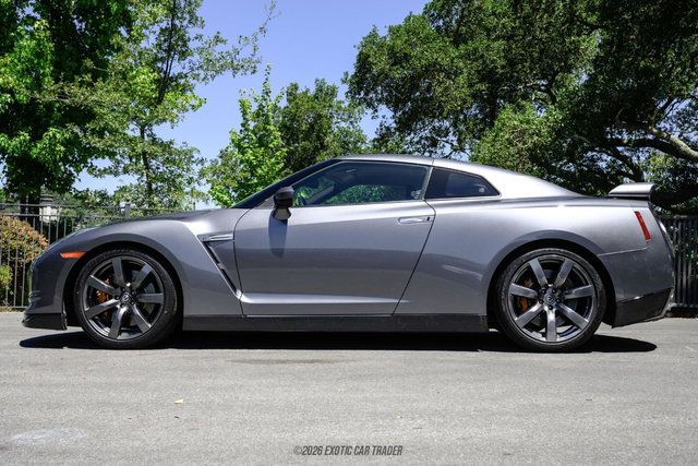 Used 2011 Nissan GT-R Premium AWD/4WD image 3