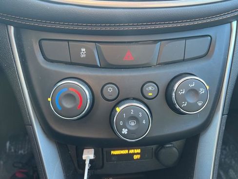 Used 2020 Chevrolet Trax LT image 19