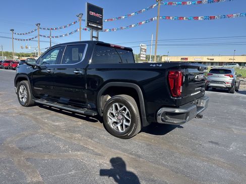 Used 2022 GMC Sierra 1500 SLT w/ SLT Premium Package image 6