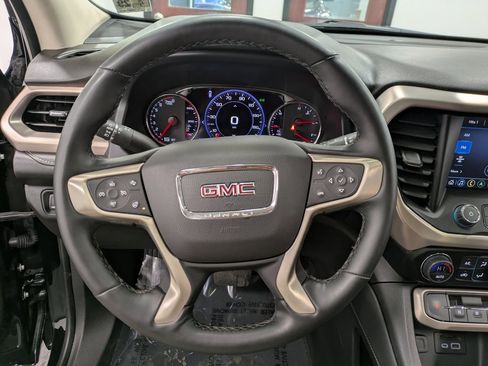 Used 2023 GMC Acadia Denali w/ Black Diamond Edition image 18