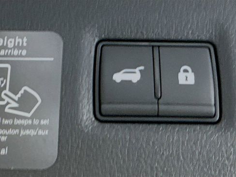 Certified 2025 INFINITI QX50 Luxe w/ Accent Package image 33