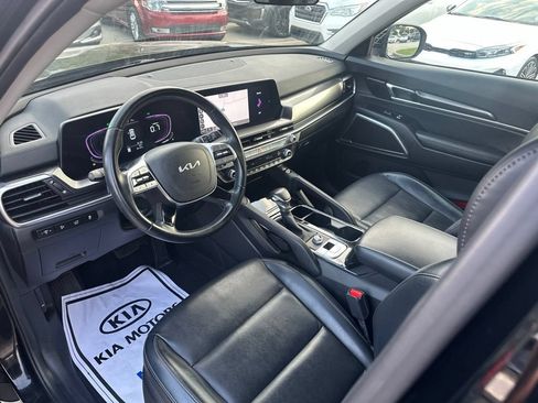 Used 2025 Kia Telluride S FWD image 12