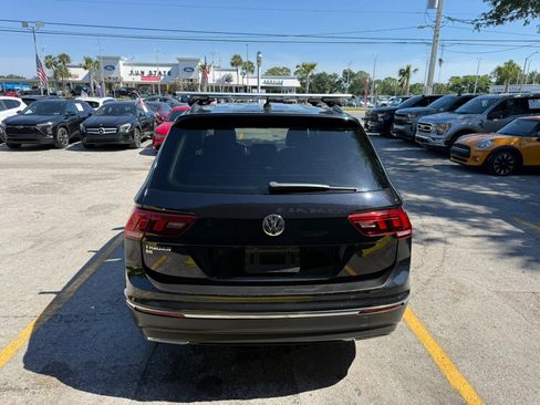 Used 2021 Volkswagen Tiguan SE FWD image 5