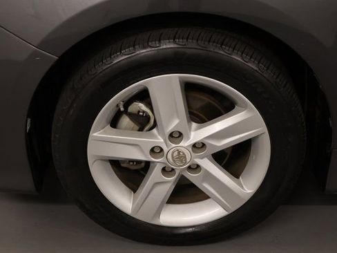 Used 2012 Toyota Camry SE FWD image 7