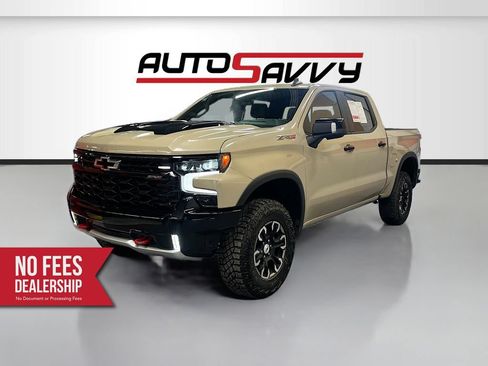 Used 2023 Chevrolet Silverado 1500 ZR2 w/ Technology Package AWD/4WD image 3