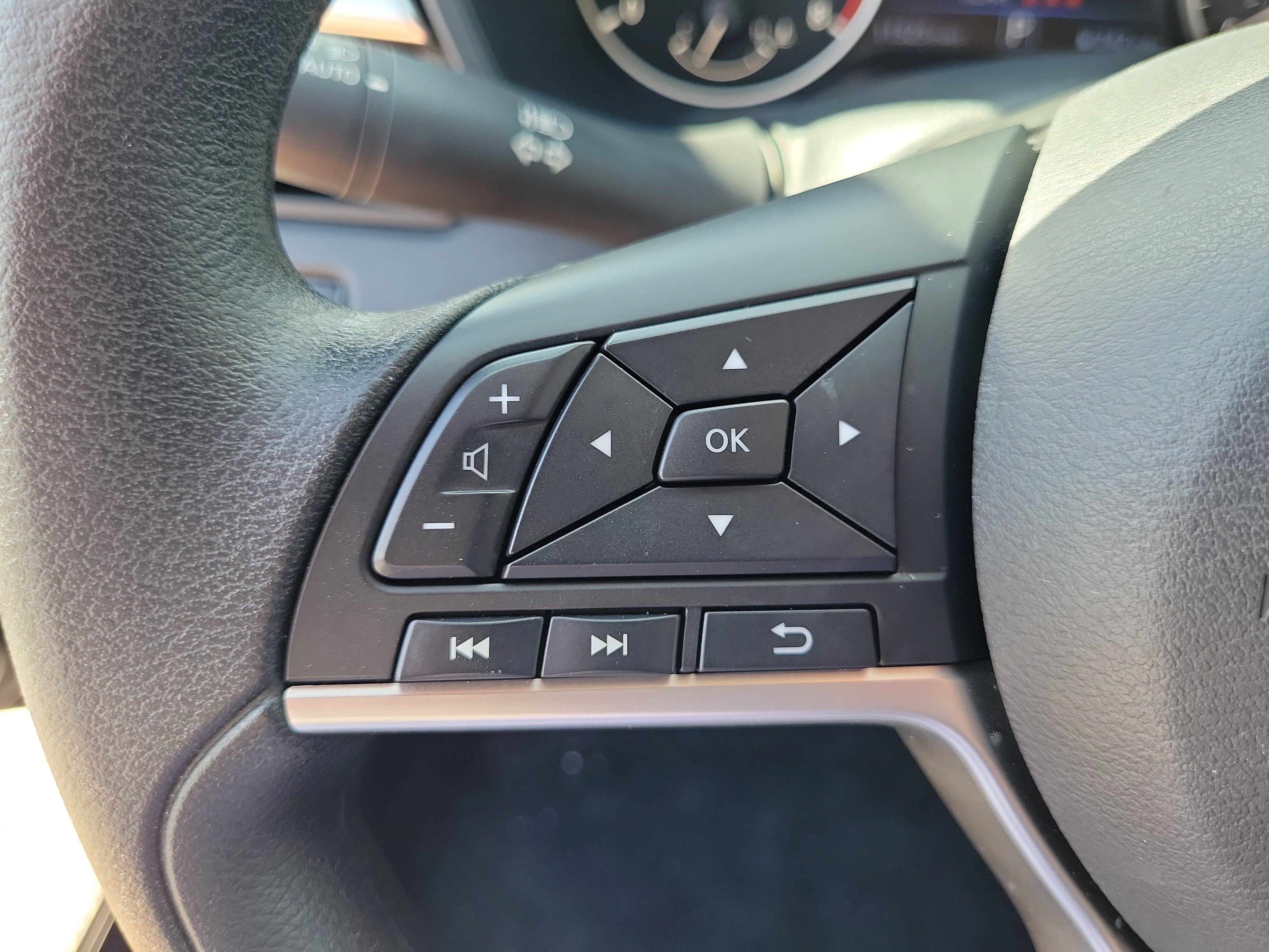Certified 2026 Nissan Altima 2.5 SV FWD image 17