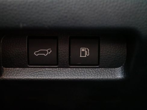 Certified 2025 Toyota Crown Signia Limited w/ Advanced Technology Package image 27