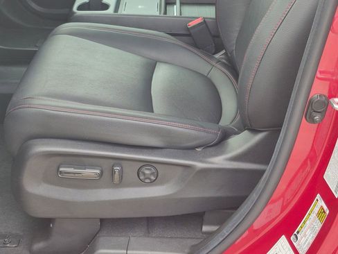 Used 2025 Honda Odyssey Sport-L image 19