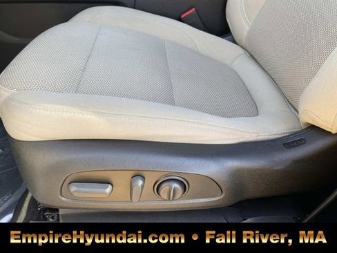 Used 2023 Chevrolet Traverse LT image 17