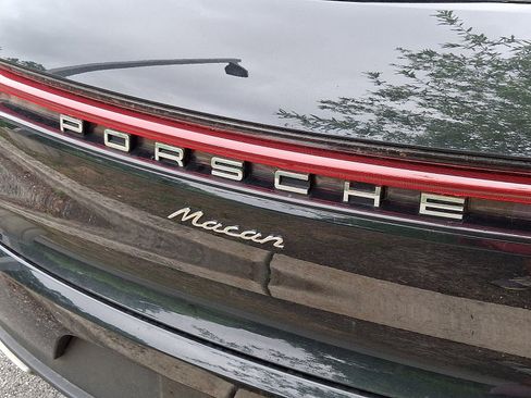 Used 2021 Porsche Macan AWD/4WD image 6
