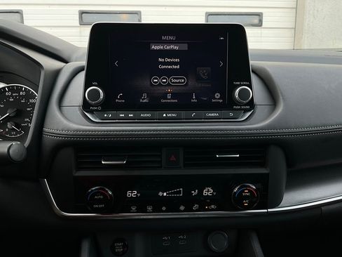 Used 2025 Nissan Rogue SV image 27