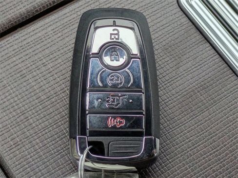 New 2025 Lincoln Navigator Reserve image 29