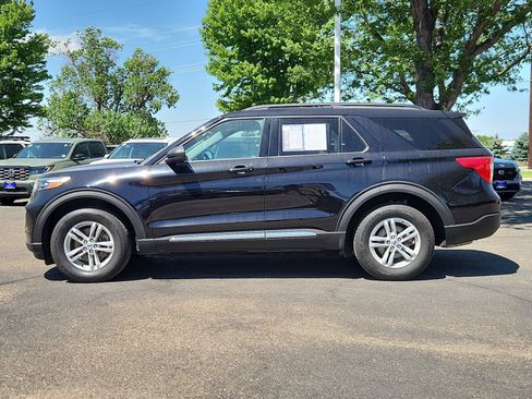 Used 2020 Ford Explorer XLT w/ Comfort Package AWD/4WD image 2