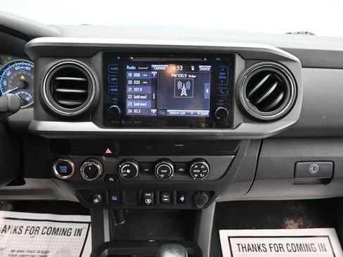 Used 2019 Toyota Tacoma TRD Sport image 14